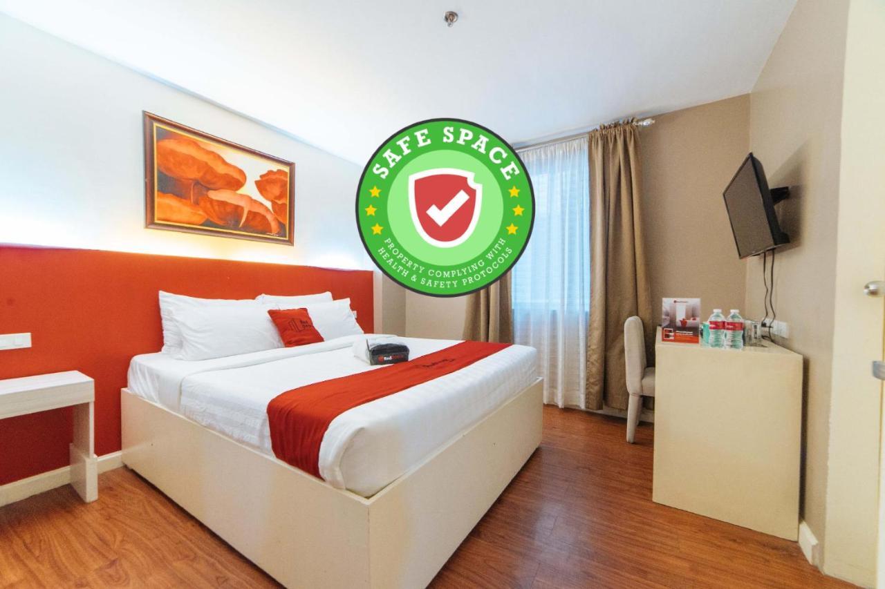 Reddoorz Plus At Hotel Metro Калибо Екстериор снимка