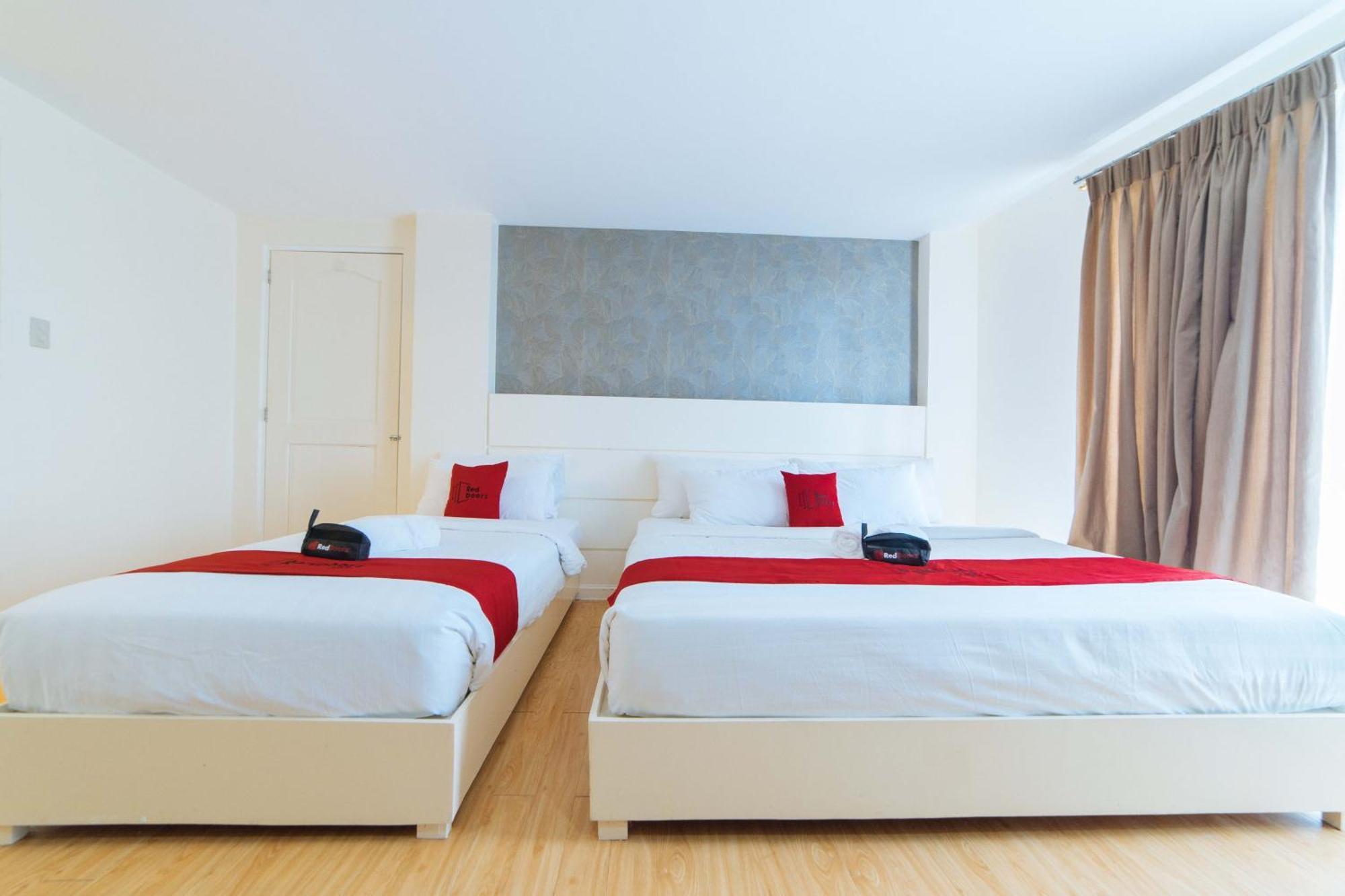 Reddoorz Plus At Hotel Metro Калибо Екстериор снимка