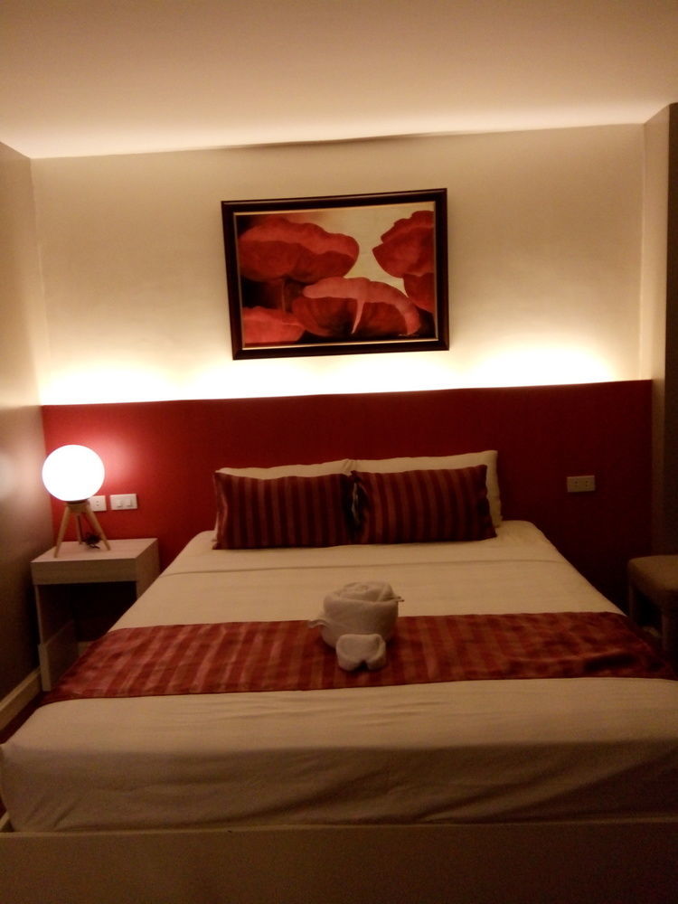 Reddoorz Plus At Hotel Metro Калибо Екстериор снимка