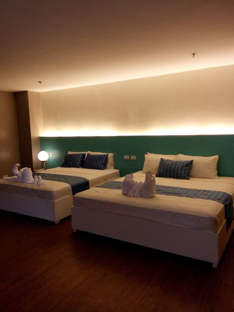 Reddoorz Plus At Hotel Metro Калибо Екстериор снимка