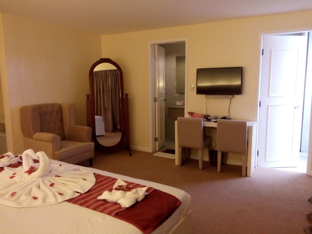 Reddoorz Plus At Hotel Metro Калибо Екстериор снимка