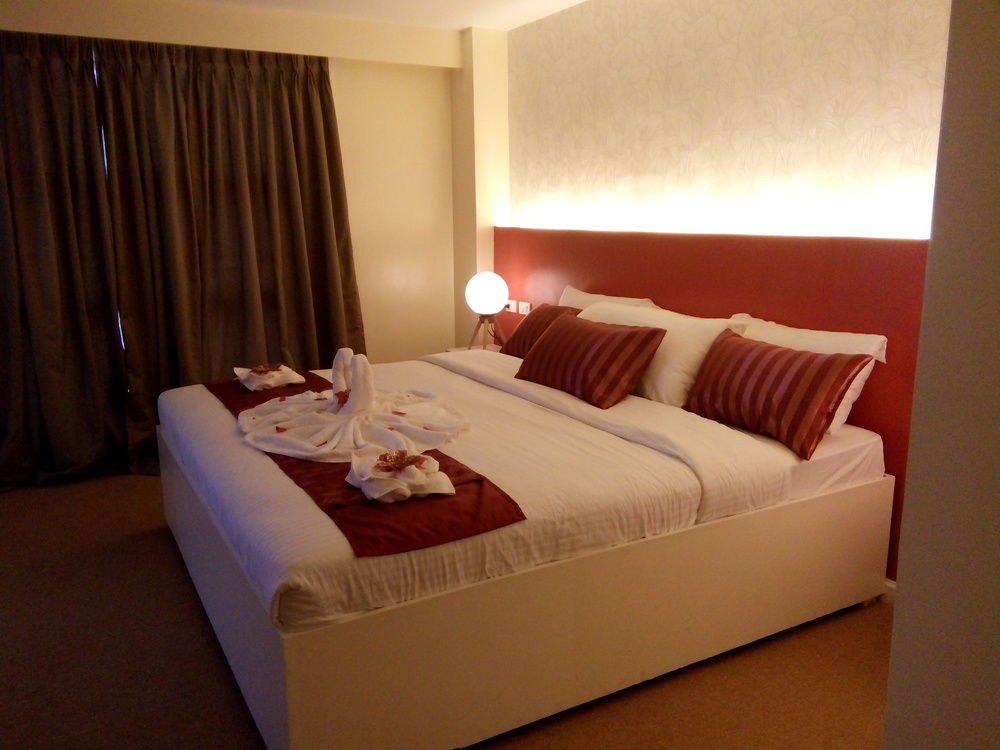 Reddoorz Plus At Hotel Metro Калибо Екстериор снимка