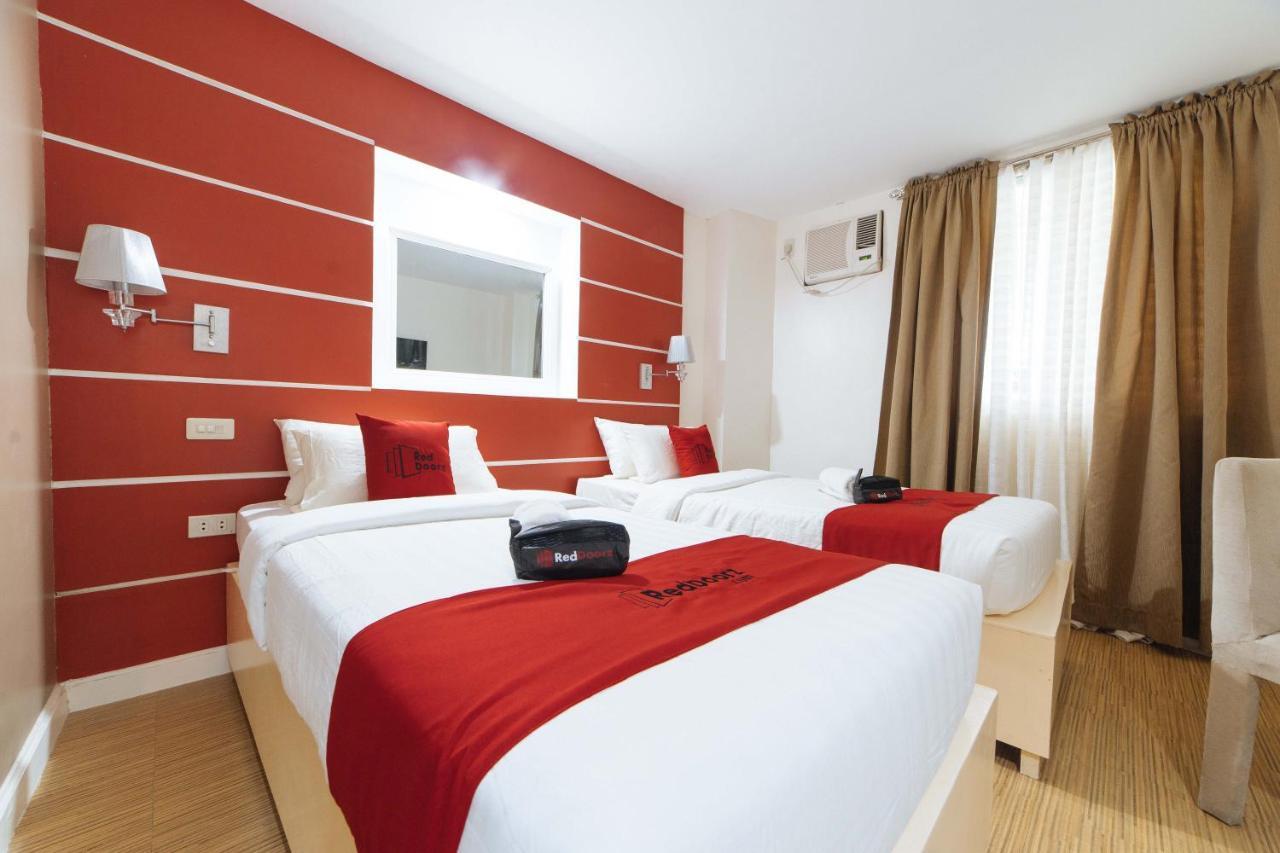 Reddoorz Plus At Hotel Metro Калибо Екстериор снимка