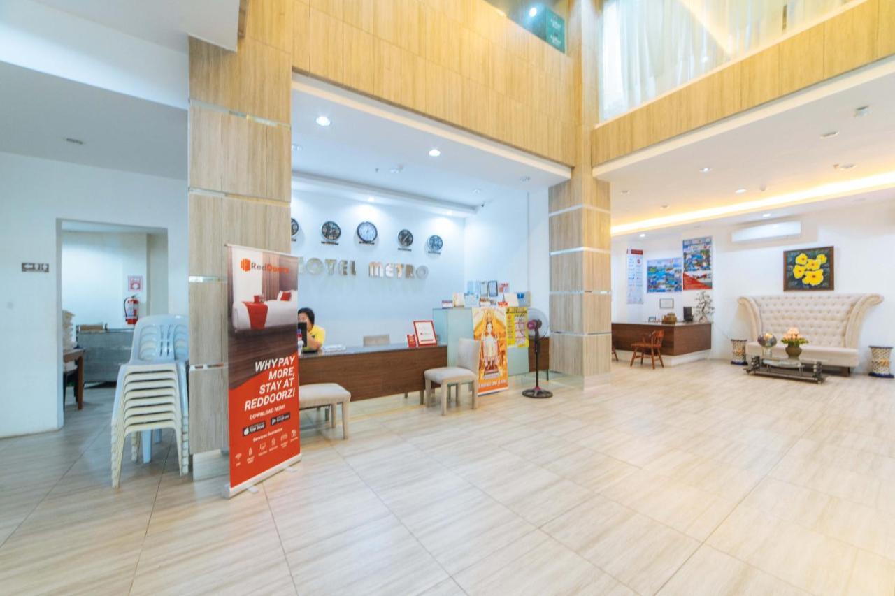 Reddoorz Plus At Hotel Metro Калибо Екстериор снимка