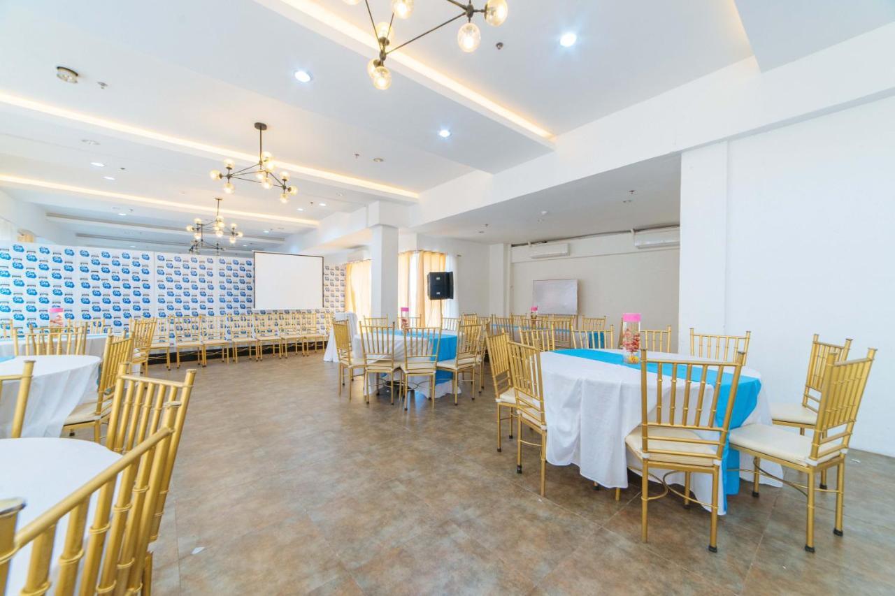 Reddoorz Plus At Hotel Metro Калибо Екстериор снимка