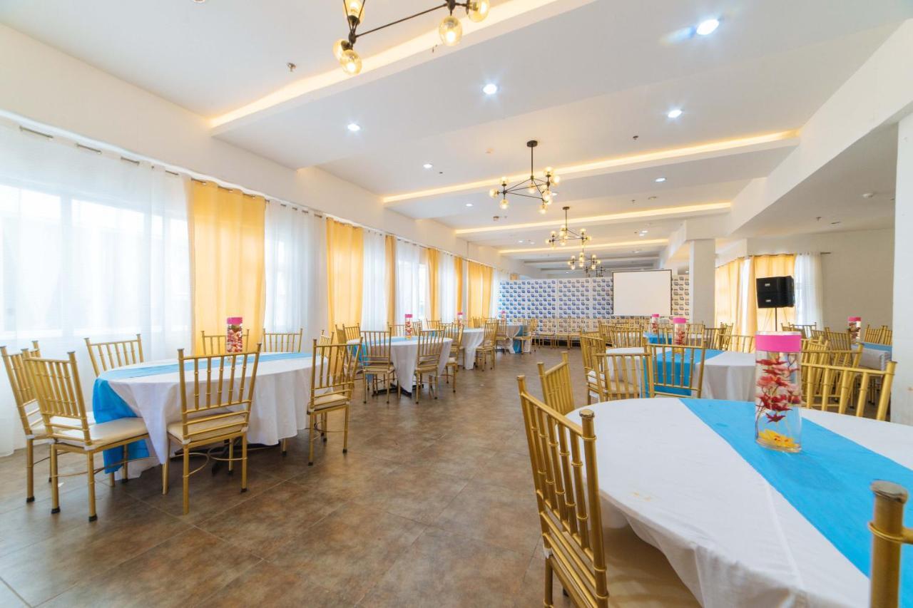 Reddoorz Plus At Hotel Metro Калибо Екстериор снимка