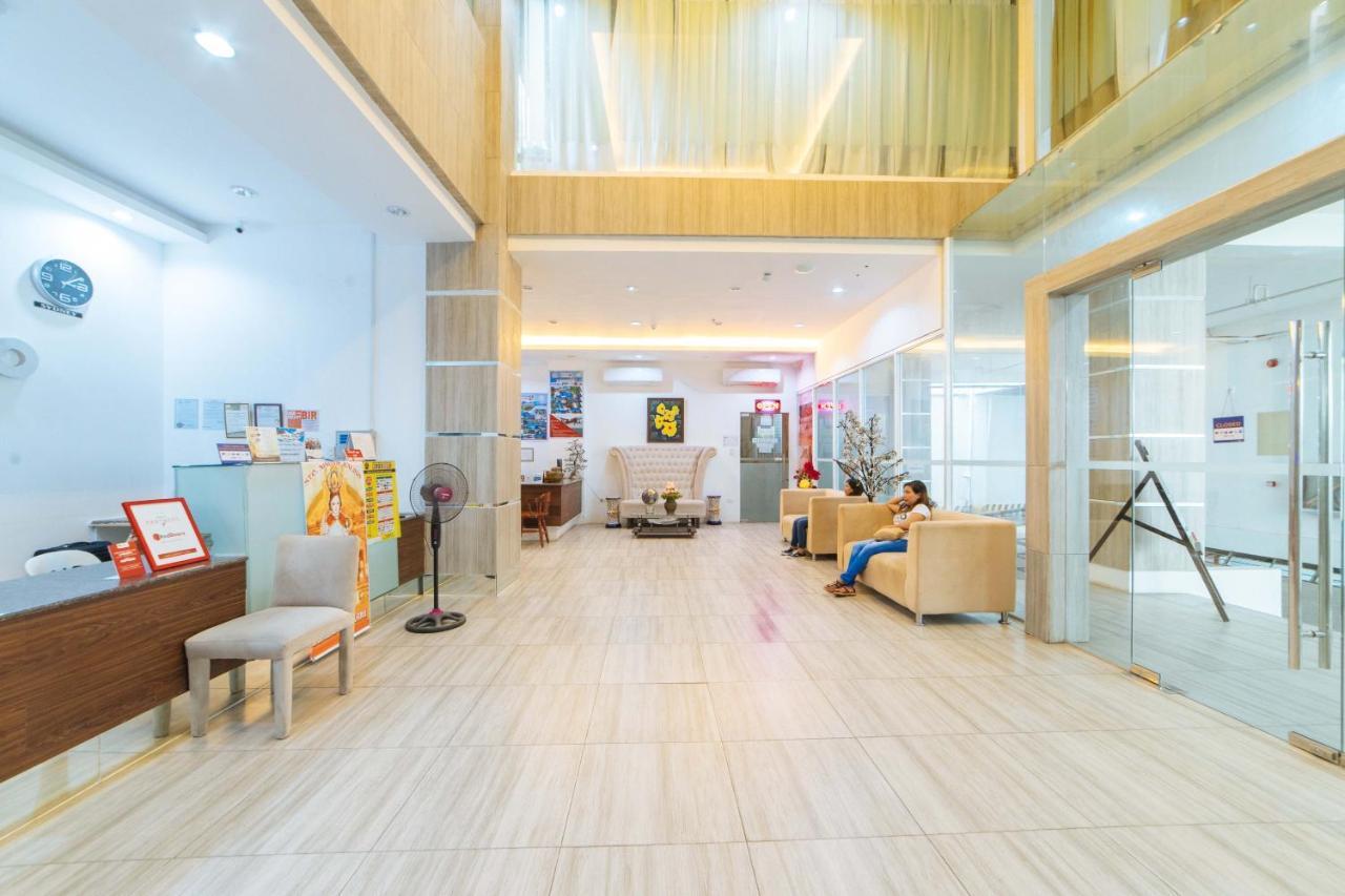 Reddoorz Plus At Hotel Metro Калибо Екстериор снимка