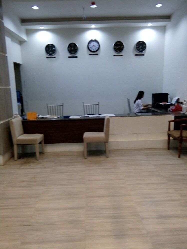 Reddoorz Plus At Hotel Metro Калибо Екстериор снимка